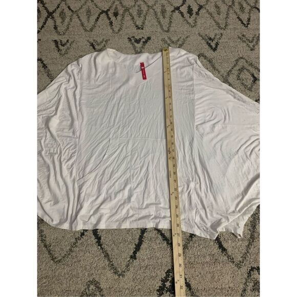 BEAUTIFUL IC Collection Triangle Tunic Top cream/white colored Sz Medium Blouse - Picture 9 of 9